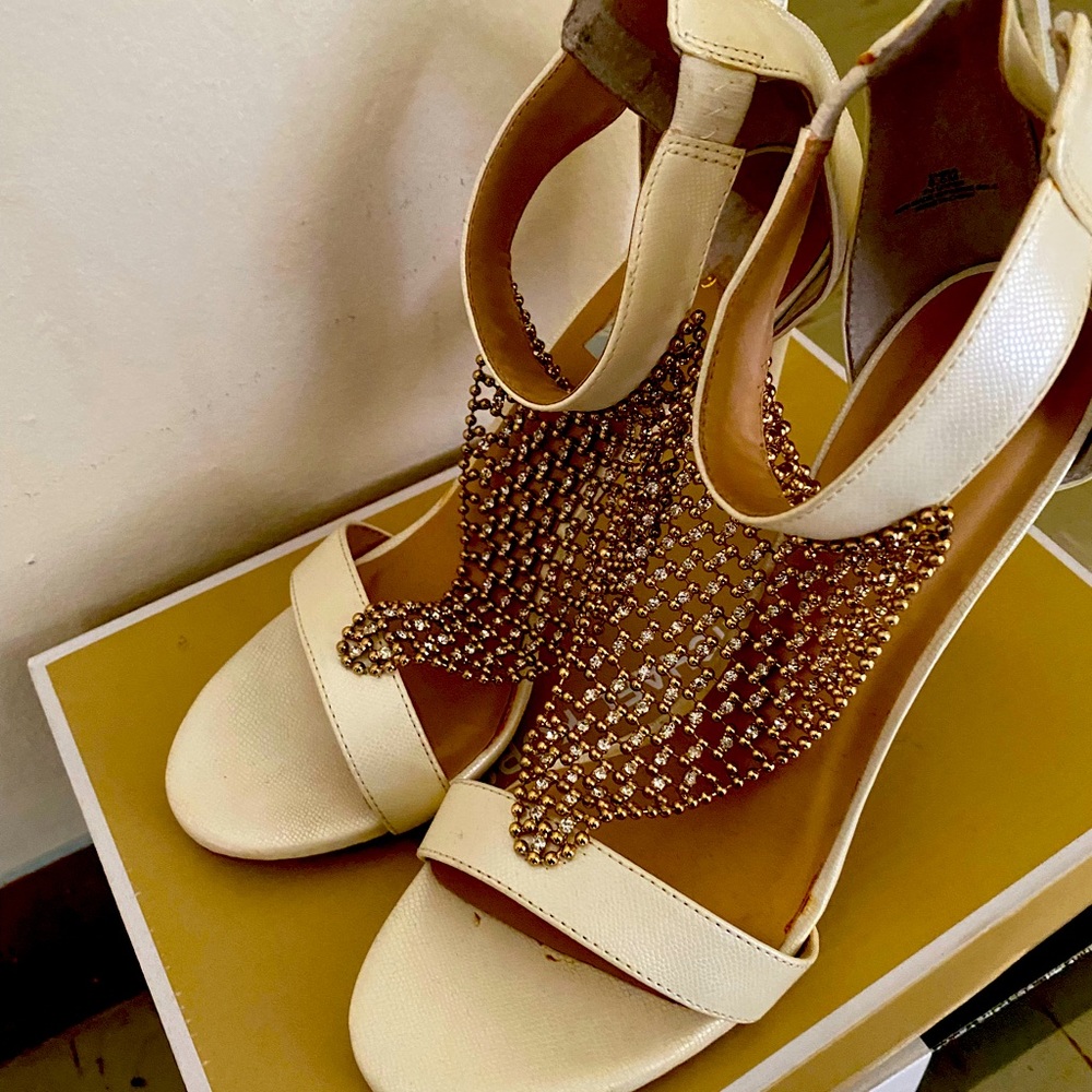 Thalia white statement heels